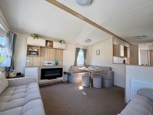 Lounge- click for photo gallery